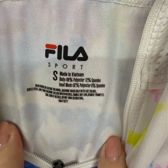 Fila Women's Short Sleeve V-Neck Tennis/Golf Shirt Size Small - Picture 2 of 5